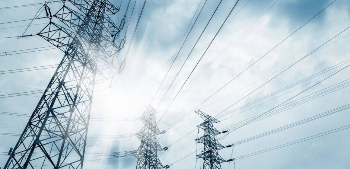 Споживання електроенергії зростає: енергетики закликають до ощадливого використання світла