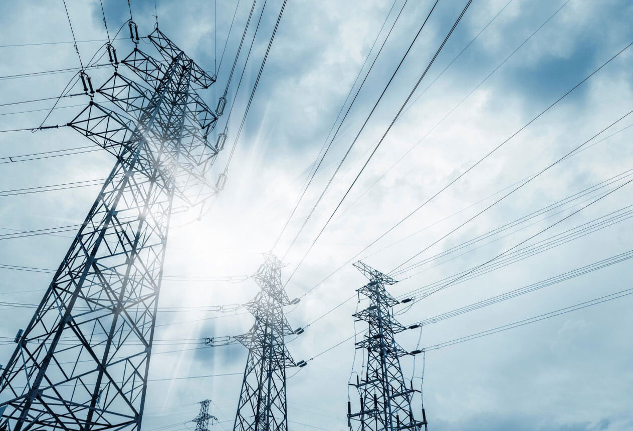 Споживання електроенергії зростає: енергетики закликають до ощадливого використання світла