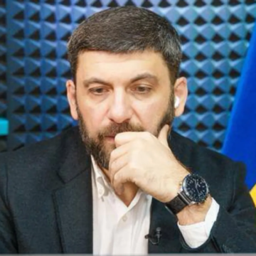 photo2022-11-0919-22-33 (1) Російська прокуратура затвердила обвинувальне заключення проти Гройсмана та інших посадовців України