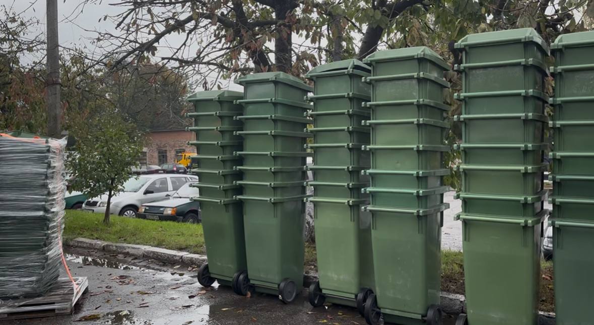 В межах програми WM4U Вінниця отримала 352 сміттєві контейнери