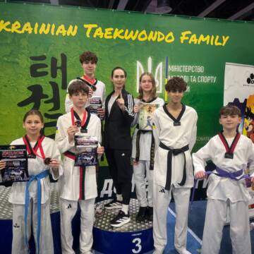 photo_2025-12-10_11-41-26 Вінницькі тхеквондисти вибороли нагороди на чемпіонаті України та турнірі «Діти України»