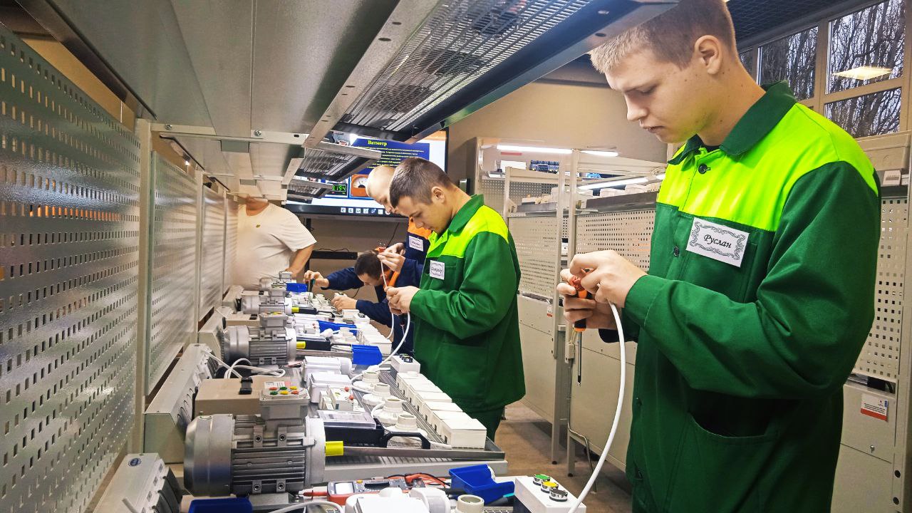 У Вінницькому індустріальному професійному коледжі відкрили модернізований простір для підготовки фахівців енергетичної галузі