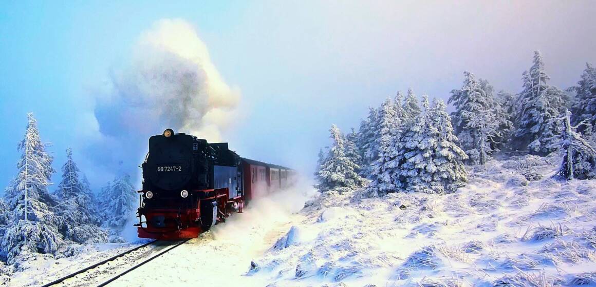“Укрзалізниця” запустила додаткові потяги на період свят