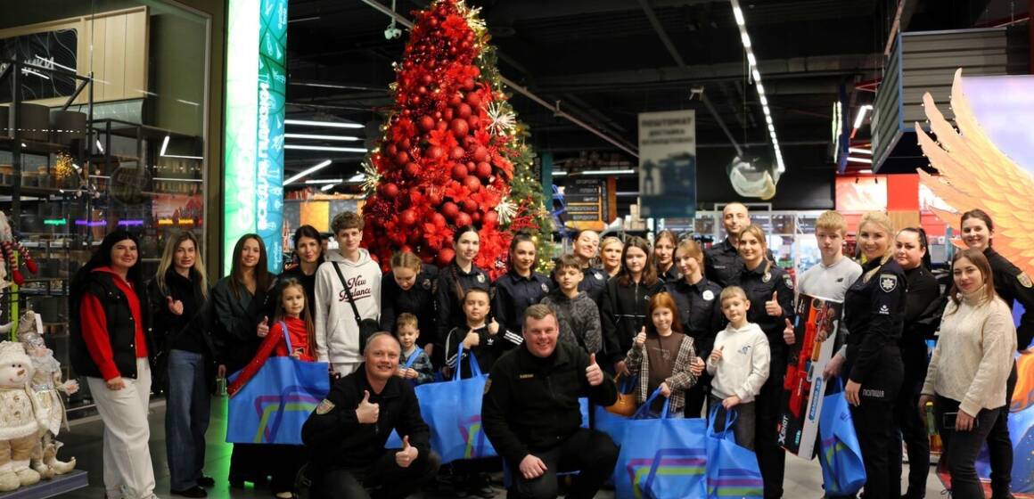 У Вінниці для дітей полеглих воїнів влаштували  івент «Різдво із поліцейським»