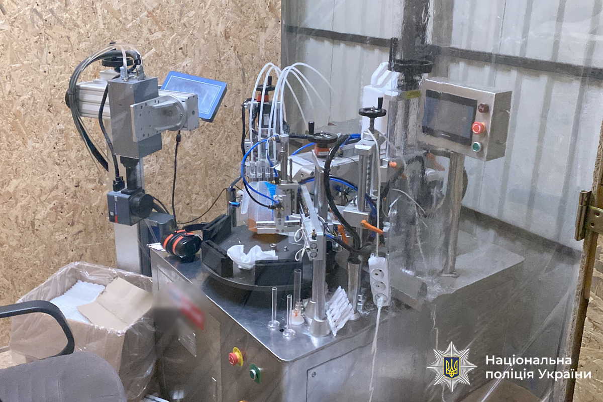 На Вінниччині незаконно виготовляли рідини для електронних сигарет