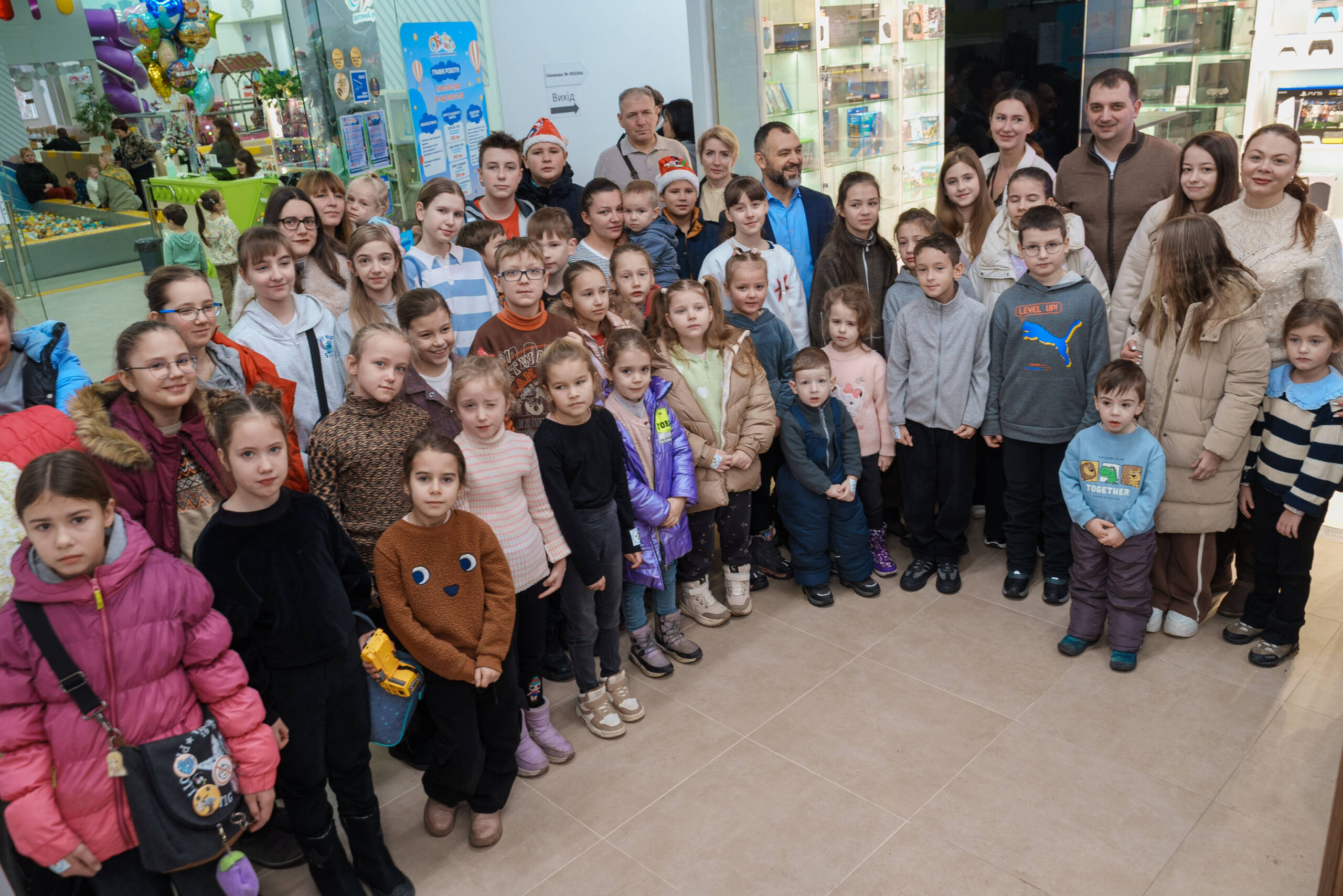 Подорож у «Країну мрій»: передноворічне свято для малечі