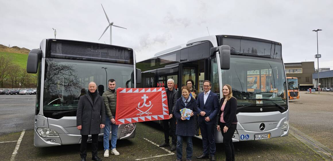 Мерседеси з Карлсруе (1) Вінниця отримала від Карлсруе сучасні автобуси та медичну допомогу