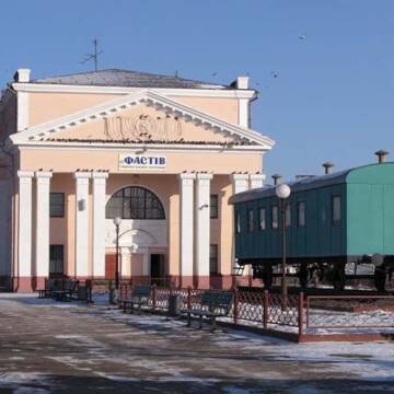 Козятинська електричка змінила рух через обстріл залізниці у Фастові