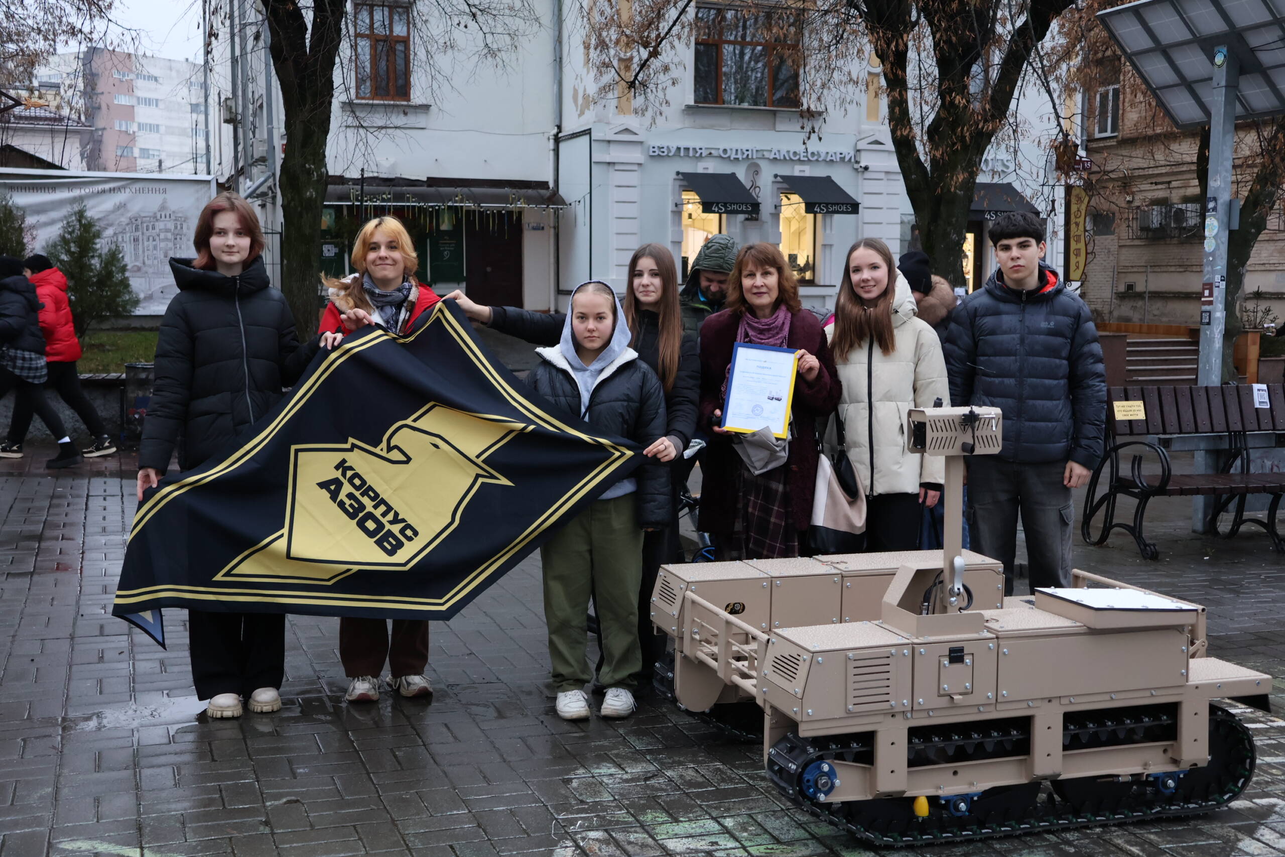 У Вінниці освітяни та благодійники передали військовим платформу «TerMIT»