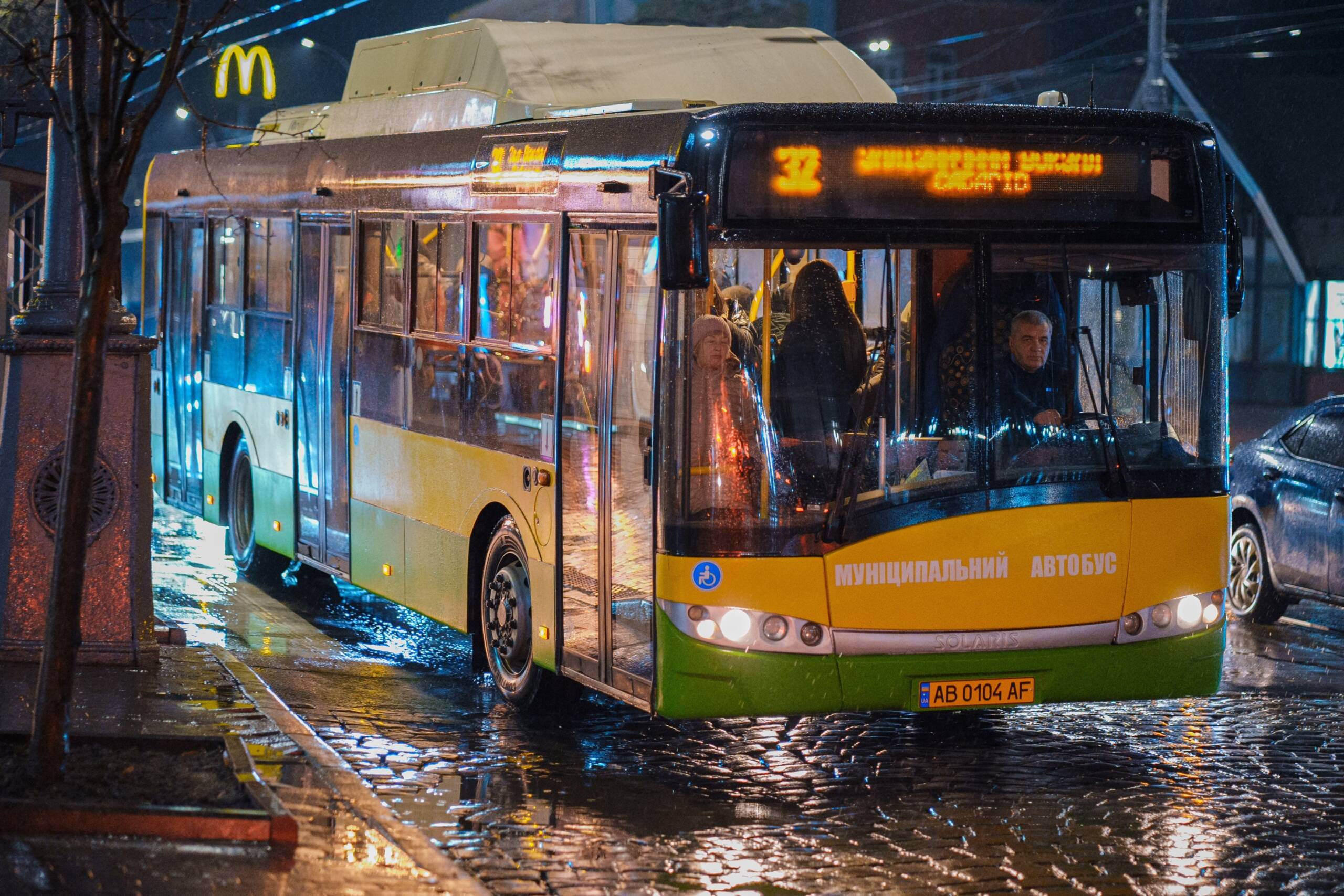 У Вінниці на маршрути №32 та №5 вийшли два нові автобуси Solaris