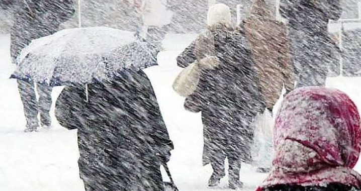 Зима на дорогах Вінниччини: ожеледиця та шквальний вітер