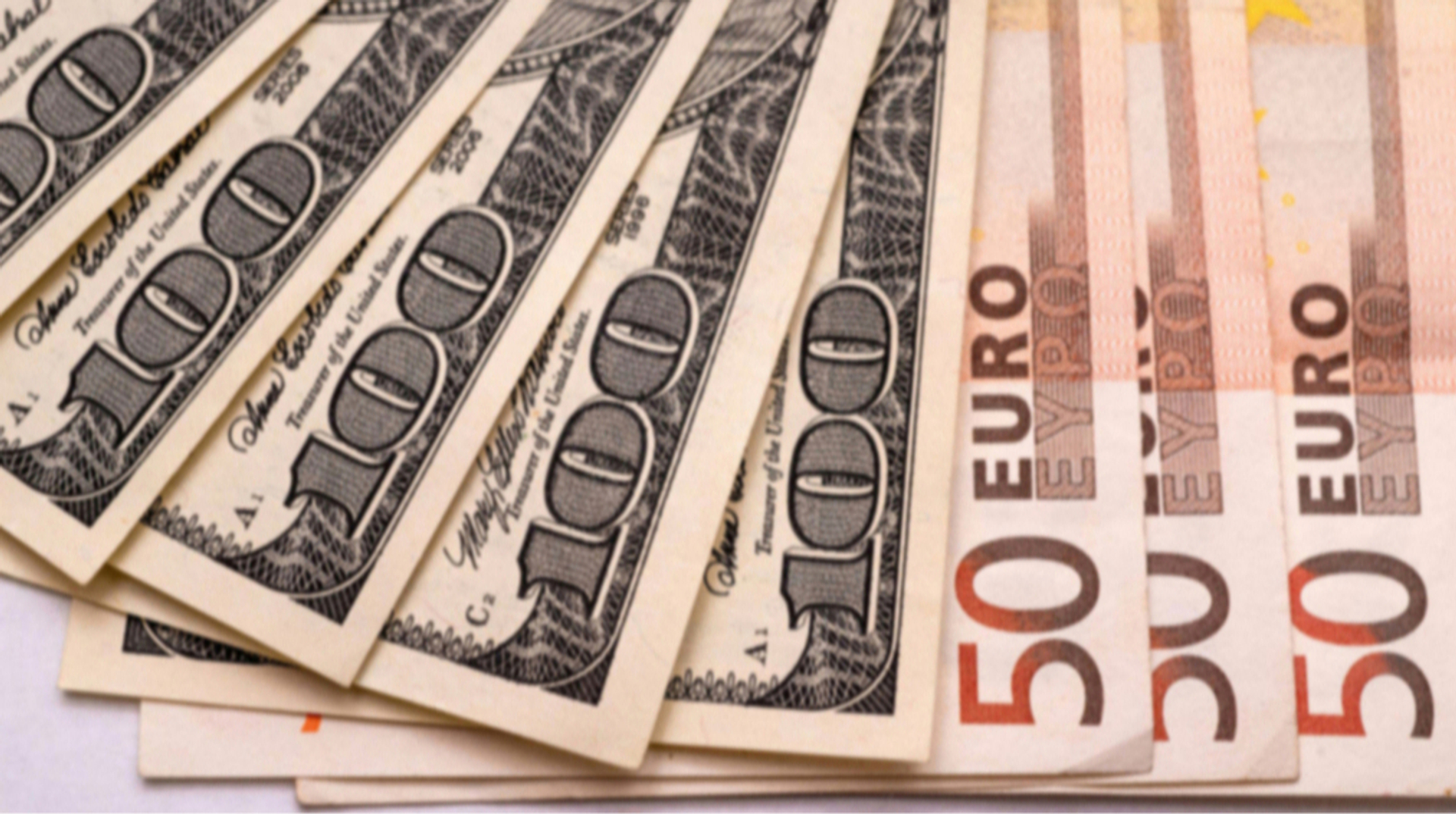 Курс валют від НБУ: долар дешевшає, євро та злотий ростуть