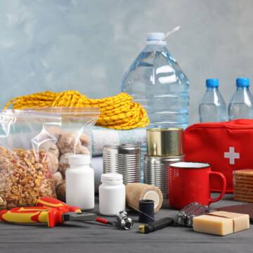 Українців закликають готувати запаси: скільки води й продуктів потрібно мати вдома