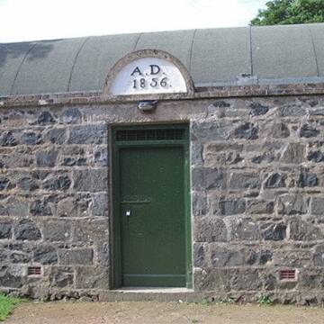 Неподалік Нормандії знайшли найменшу в’язницю у світі: що про неї відомо