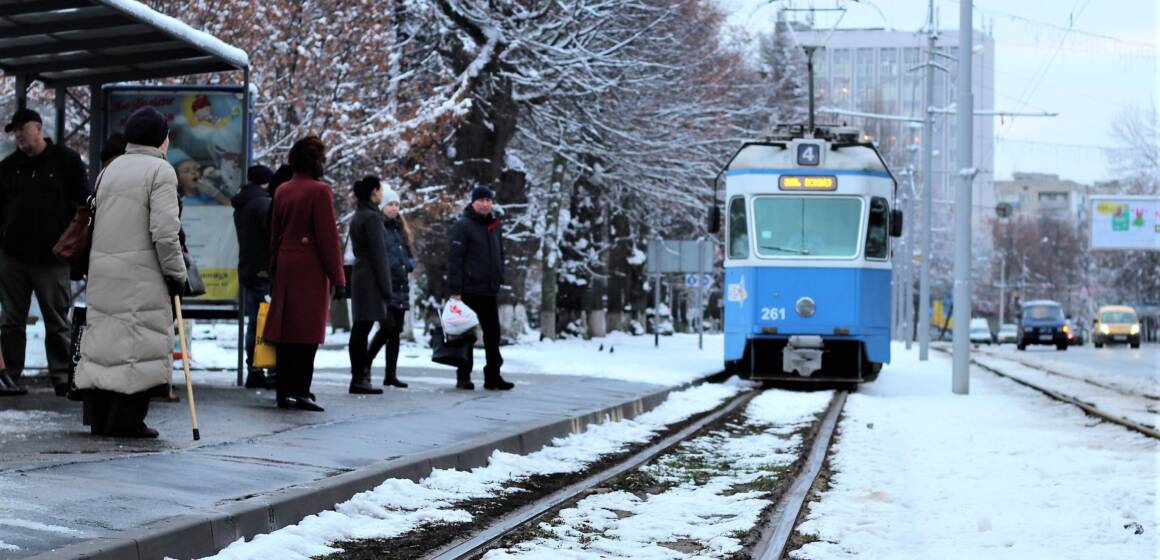 35a610ac4df660dbf48bf91d3da5c3c8ff2cc34c У Вінниці через ожеледь затримується громадський транспорт