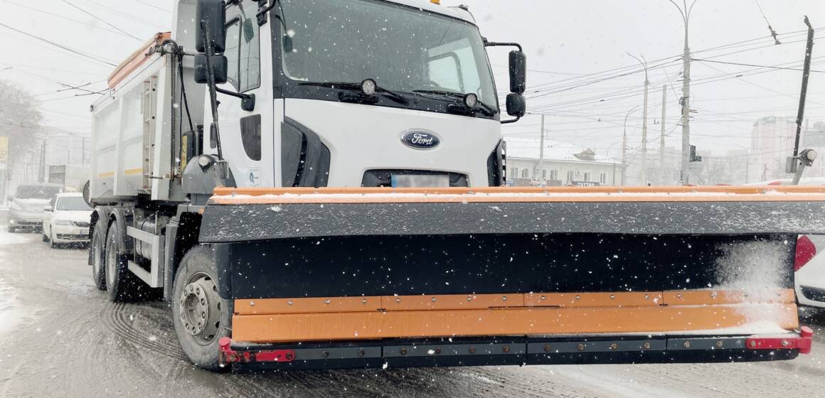 481253469_643786338156926_7215438757683968494_n Снігопад у Вінниці: триває робота з очищення вулиць