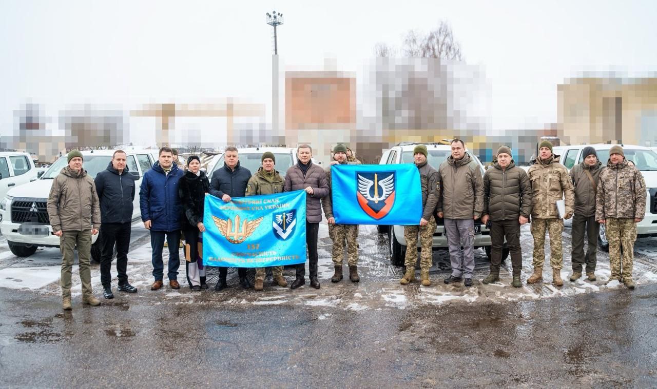 Міжрегіональний координаційний гуманітарний штаб передав захисникам неба перехоплювачі «шахедів» Sting та Interceptor, автомобілі та інше обладнання