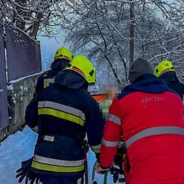 Негода не зупинила: у Тульчині медики та рятувальники врятували життя чоловікові
