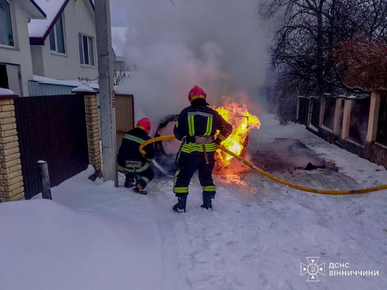 Чотири пожежі за добу: на Вінниччині рятувальники ліквідували загоряння в житлових і господарських об’єктах