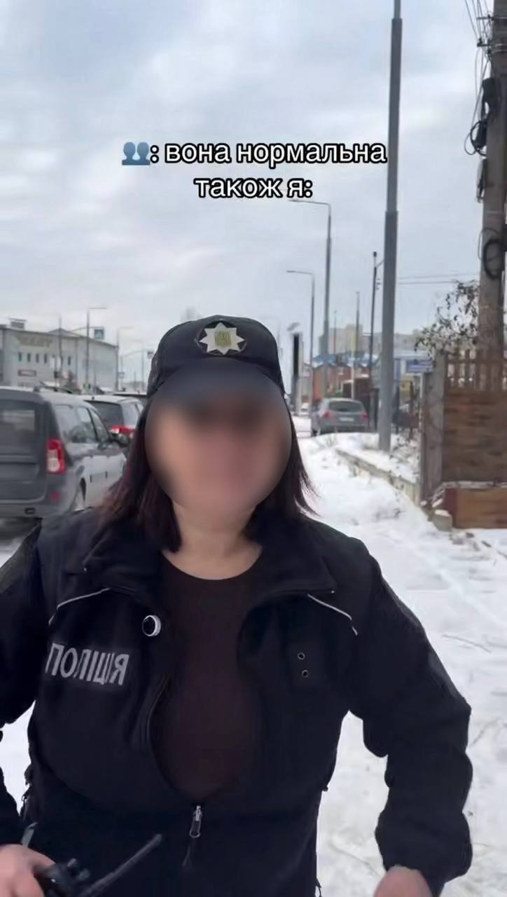 Оштрафували 19-річну вінничанку за незаконне використання поліцейської форми