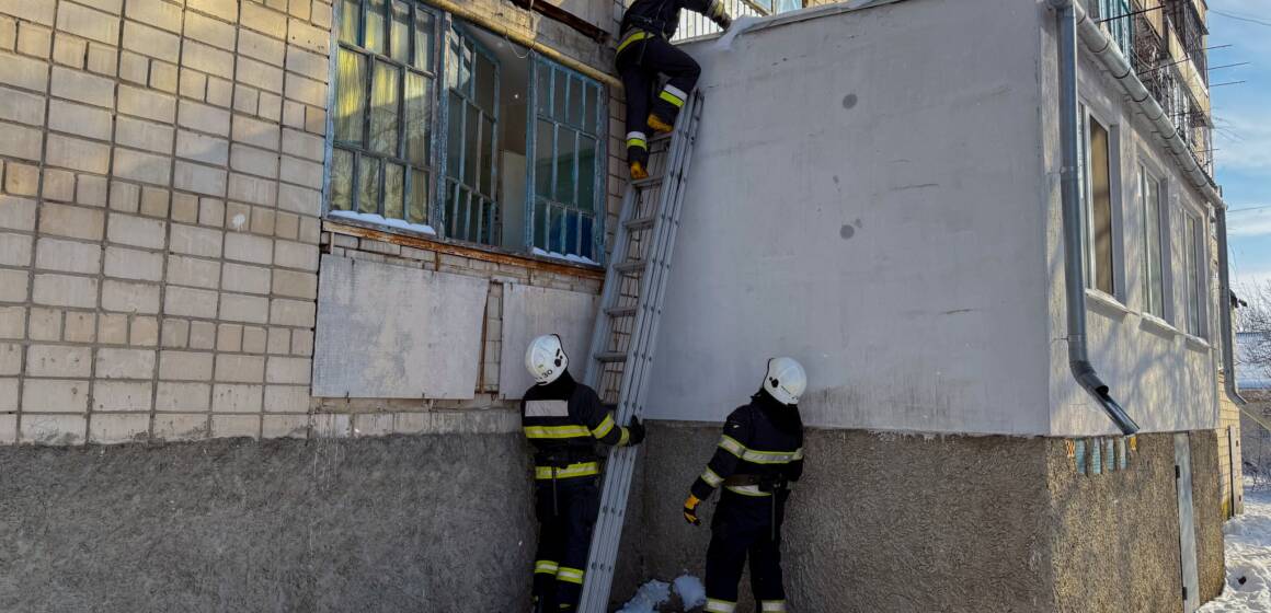 616750355_1369141288558757_113286420333295391_n За зачиненими дверима — тиха біда: надзвичайники Вінниччини рятували літніх людей