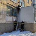 За зачиненими дверима — тиха біда: надзвичайники Вінниччини рятували літніх людей