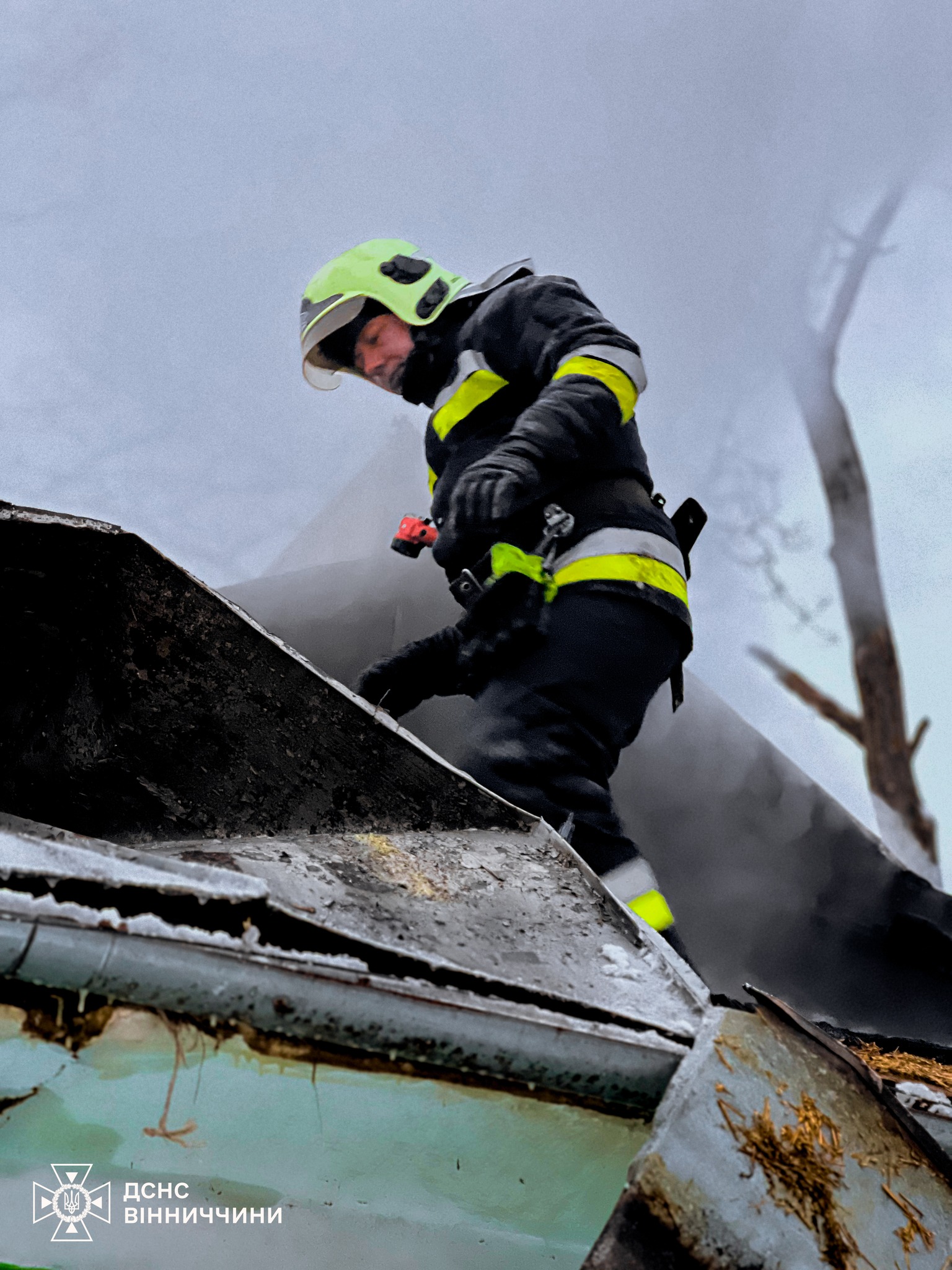 Пічне опалення, коротке замикання та куріння стали причинами пожеж на Вінниччині