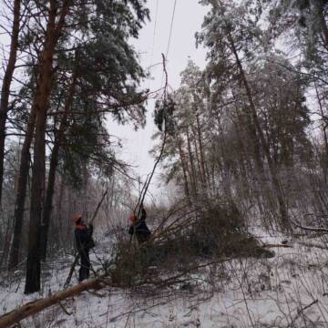 Гайсинські енергетики повернули світло у 36 населених пунктів