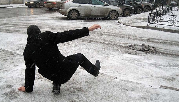 Ожеледиця та відлига: як встояти на ногах?