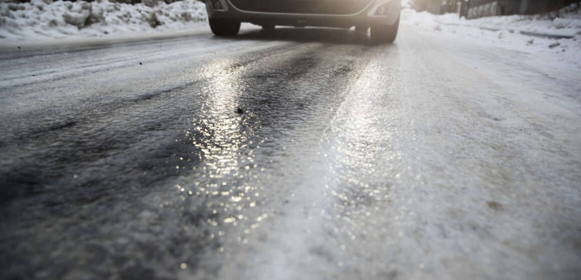 Погіршення погодніх умов: водіїв закликають бути обережними на дорогах