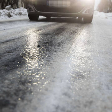 Погіршення погодніх умов: водіїв закликають бути обережними на дорогах
