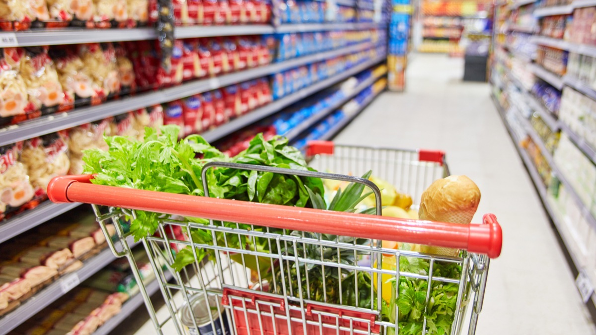 У Львові радять магазинам та аптекам забезпечити запас товарів на два тижні