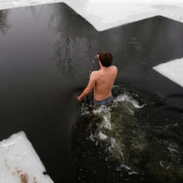 Екстрим чи здоров’я: чим може обернутися занурення в крижану воду