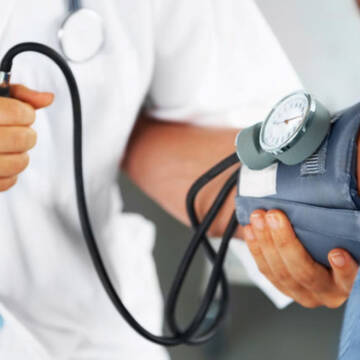 Гіпертонія взимку: як холод впливає на тиск і як його стабілізувати