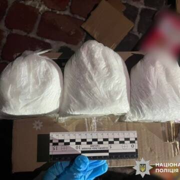 У Вінниці поліція викрила наркозбувача, який пересилав амфетамін через поштомати