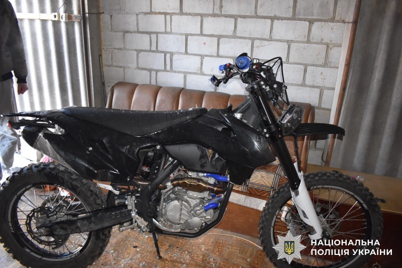 Помста сусідові: на Вінниччині чоловік спалив мотоцикл односельця