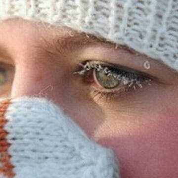 Алкоголь не гріє, а нікотин шкодить: як не замерзнути на вулиці