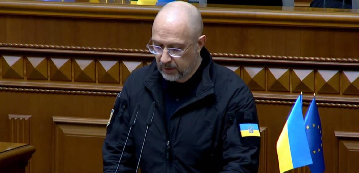 Уряд призупиняє очне навчання: що відомо