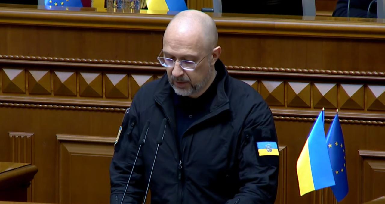 Уряд призупиняє очне навчання: що відомо