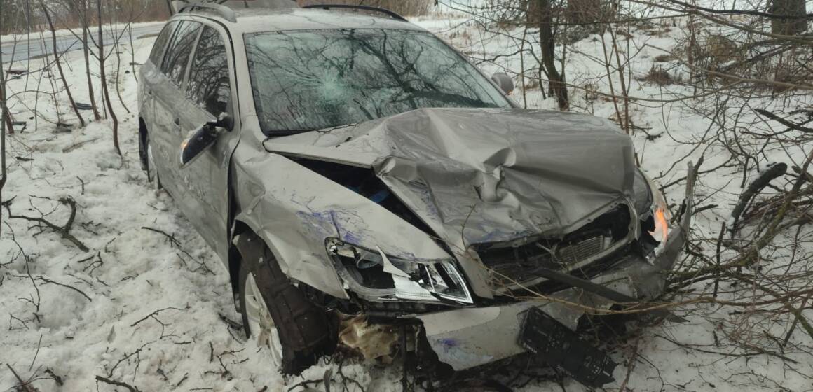 v15_ec70f690f94c3b272d4db1e9298dc992 Поліція розслідує ДТП, в якій травмувався водій