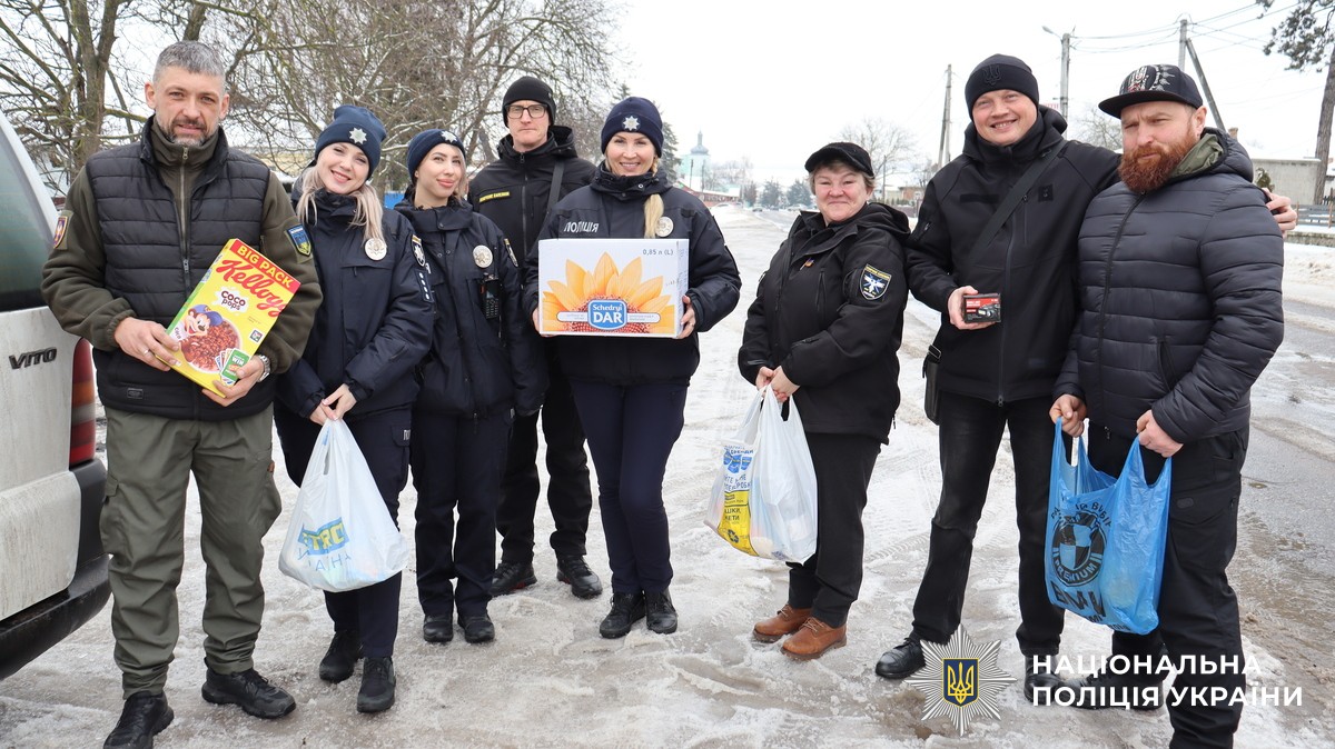З турботою та підтримкою: вінницькі поліцейські відвідали сім’ї, що потребують допомоги
