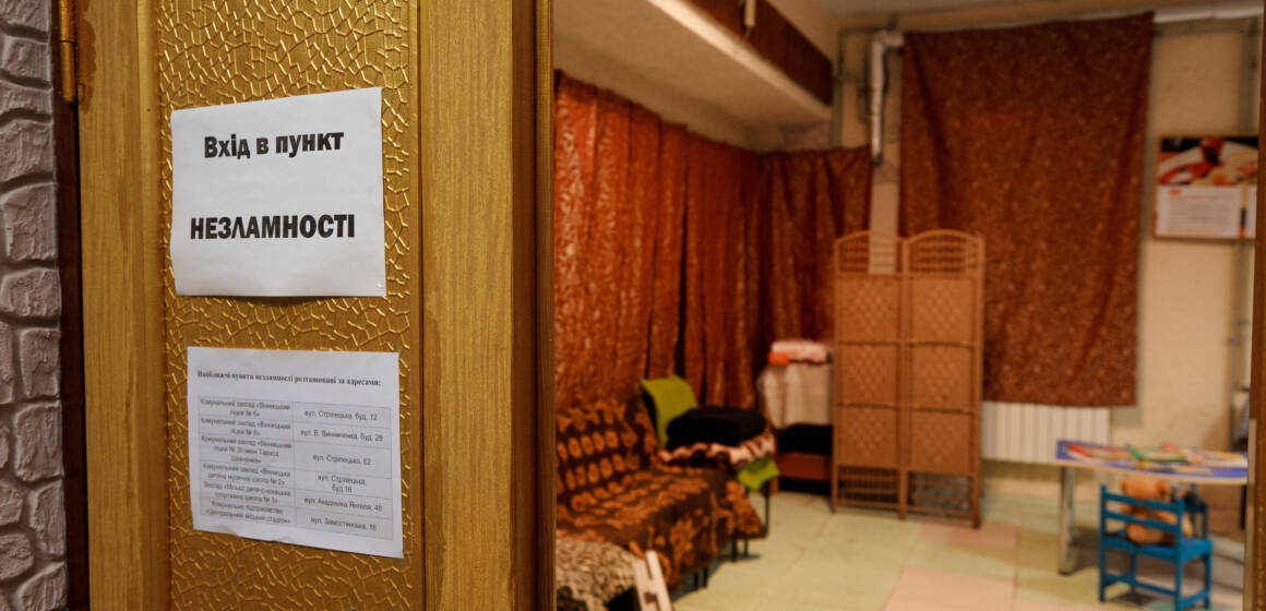 Майже сотня вінничан скористалися пунктами незламності за перший день роботи