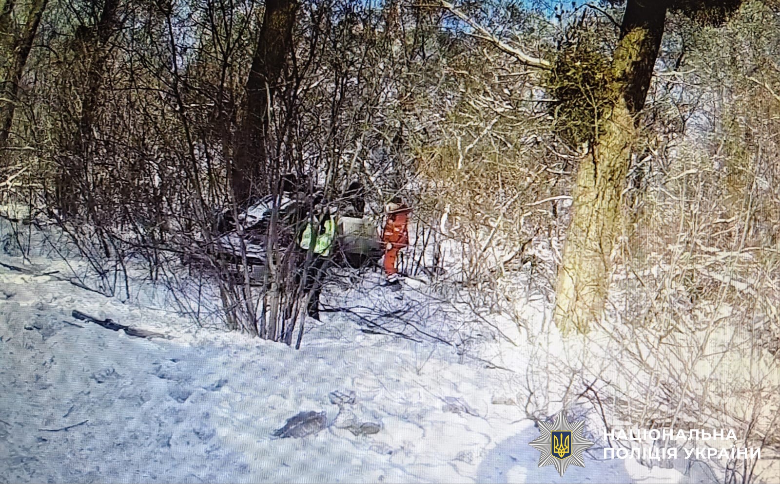 Офіцер громади допоміг пораненому військовому та його дружині після ДТП (відео)