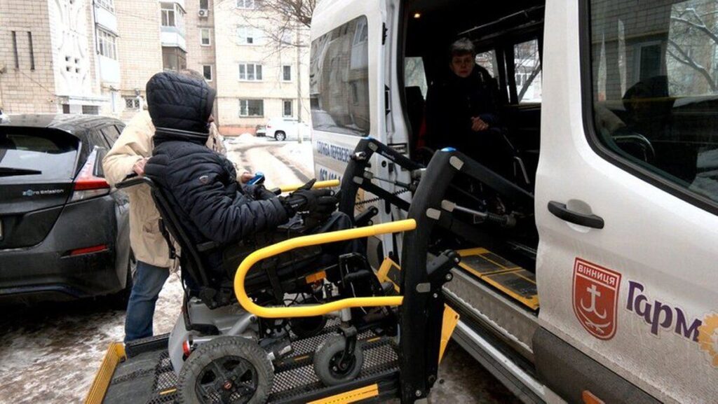 Соціальне таксі Вінниці розширює підтримку в умовах холодів