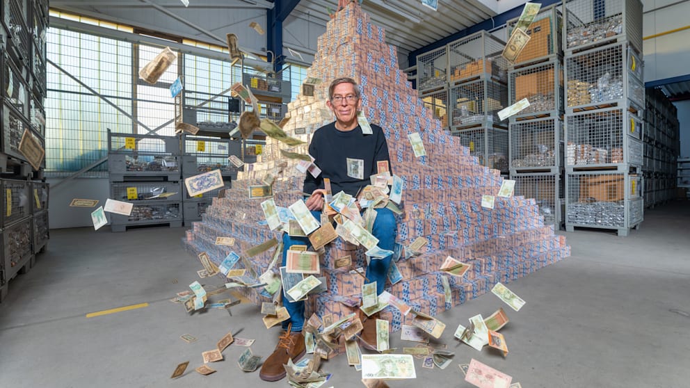 Німецький підприємець зібрав колекцію в 250 млн монет і банкнот із 195 країн