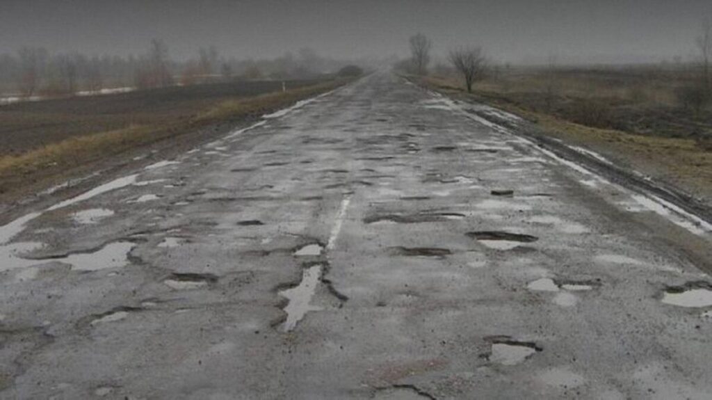 Після зими в Україні зобов’язали підрядників відновити 80 доріг за гарантією