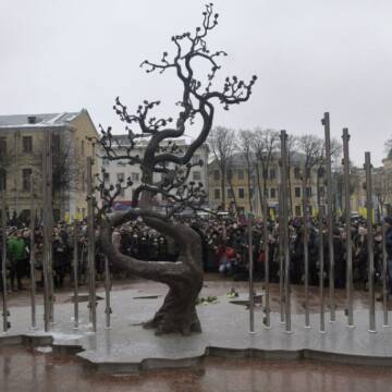 1519397455-6907-1024x683 У Вінниці вшанують Героїв Небесної Сотні акцією з паперовими ангелами