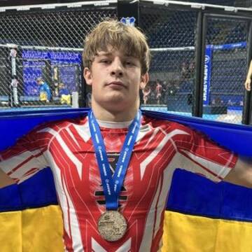 Вінничанин Максим Вебрецький виграв «золото» на чемпіонаті Європи з ММА