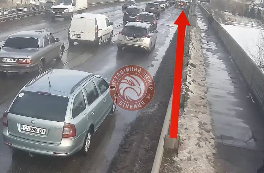 У Вінниці ускладнено рух на Барському шосе та центральному мосту