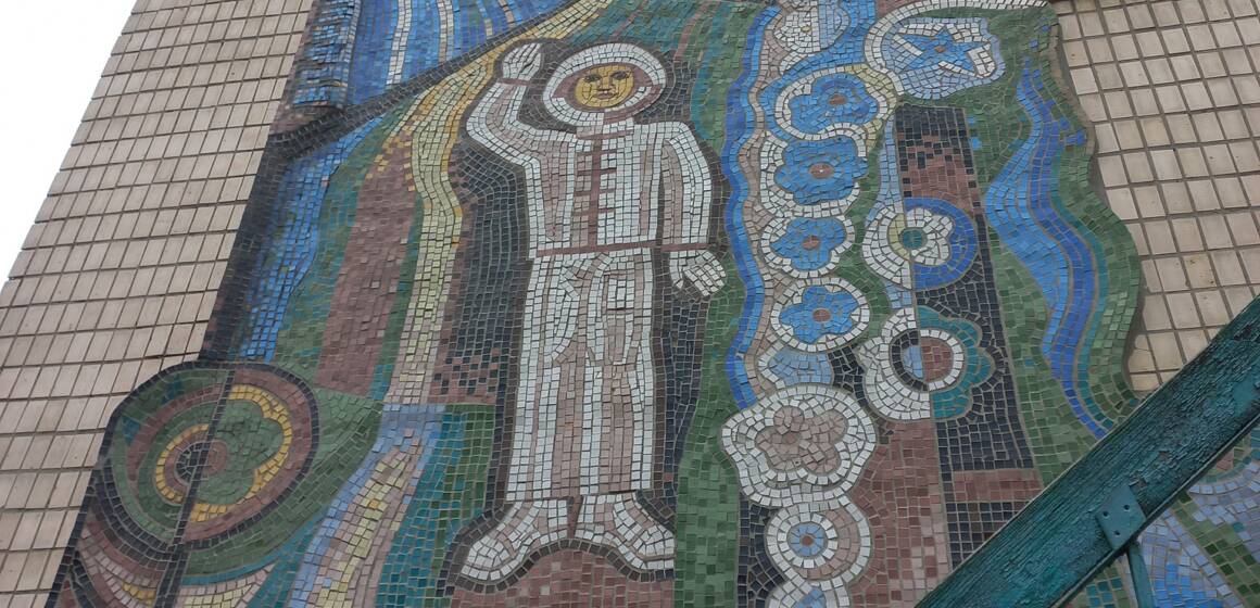 Мистецтво на стінах дитсадка: мозаїки про космос та дитинство визнали пам’яткою Вінниці